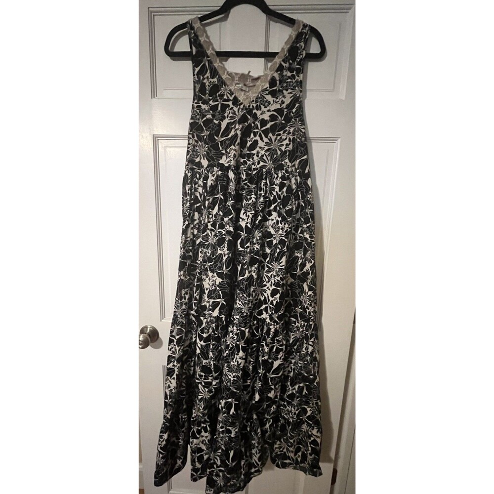 Stitchdrop Women’s Size S Black/White Floral V-Neck Lace A-Line Midi Dress